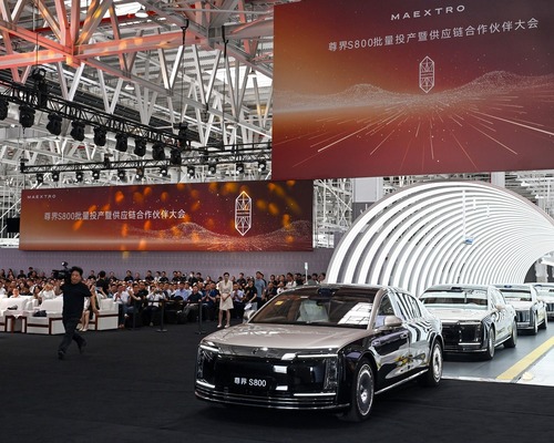 Huawei Çin lüks otomobil pazarında rakiplerini geride bıraktı