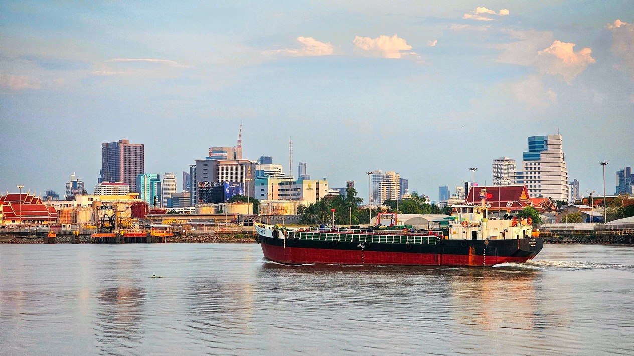 Hürmüz Boğazı'nda bekleyen Türk gemileri: Bakan Uraloğlu'ndan açıklama