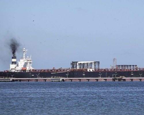 Hürmüz'de yeni petrol taşıma yöntemi: Tankerden tankere transfer