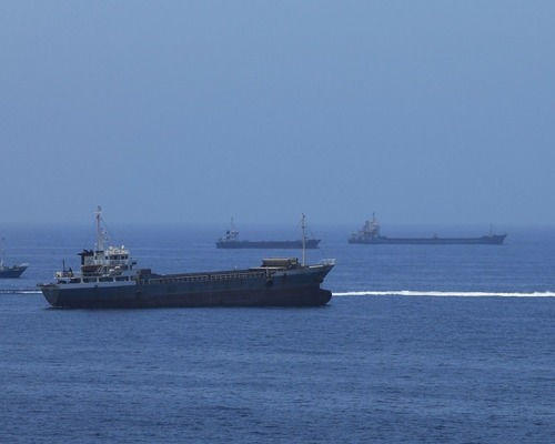 Hürmüz'e yeni rota: Irak petrolünü Suriye üzerinden dünya pazarlarına taşıyor