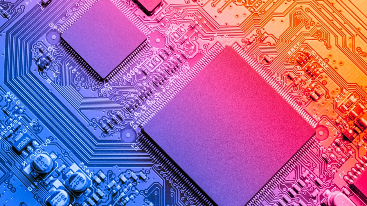 Hürmüz krizi fiyatları uçurdu: Batarya ve çip üretimi tehlikede