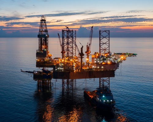 Hürmüz ve Babülmendep’te kriz büyürken petrol arzında alternatif rotalar azalıyor