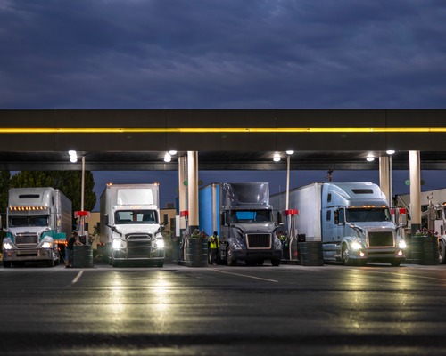 IEA: Petrol talebi daralacak, dizel krizi 2027'ye taşıyor