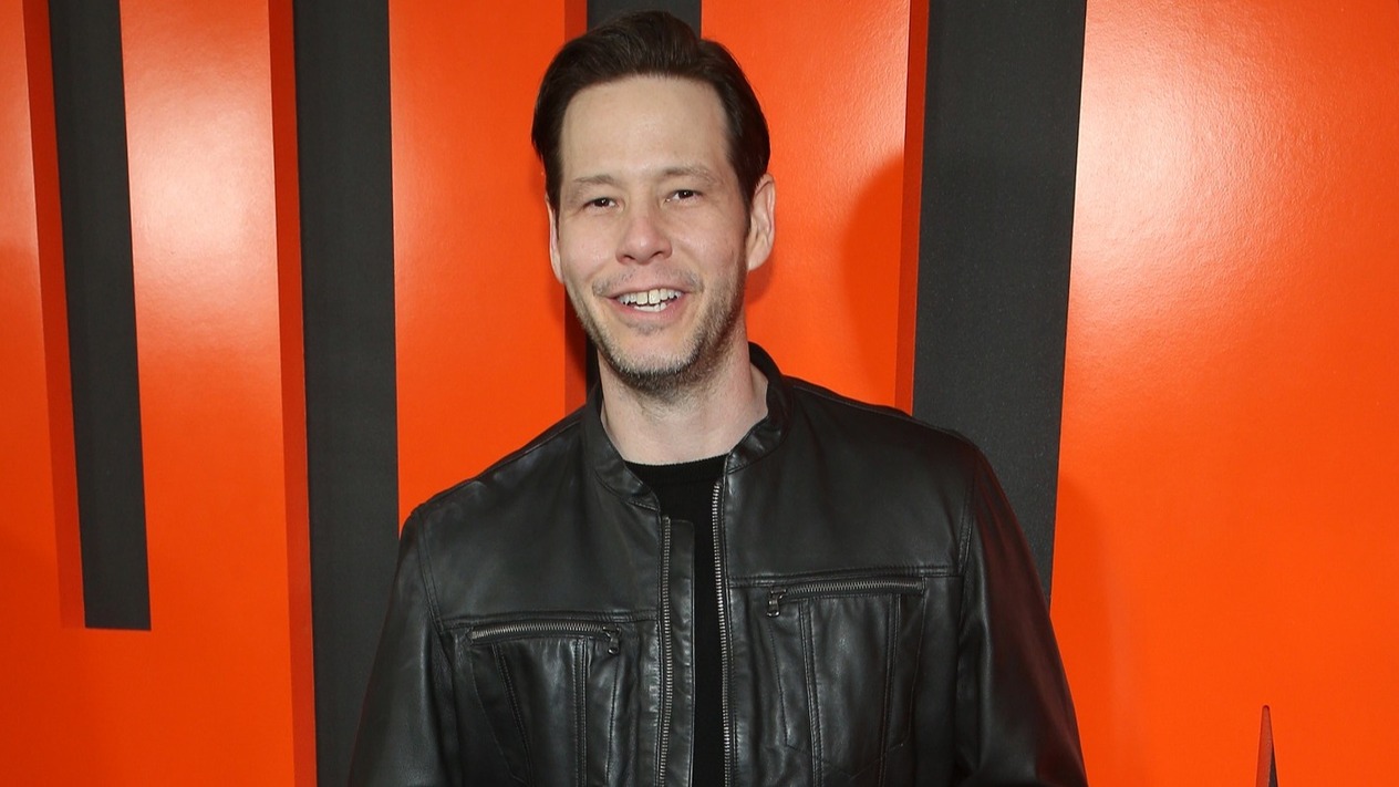 Ike Barinholtz Elon Musk'ı canlandıracak