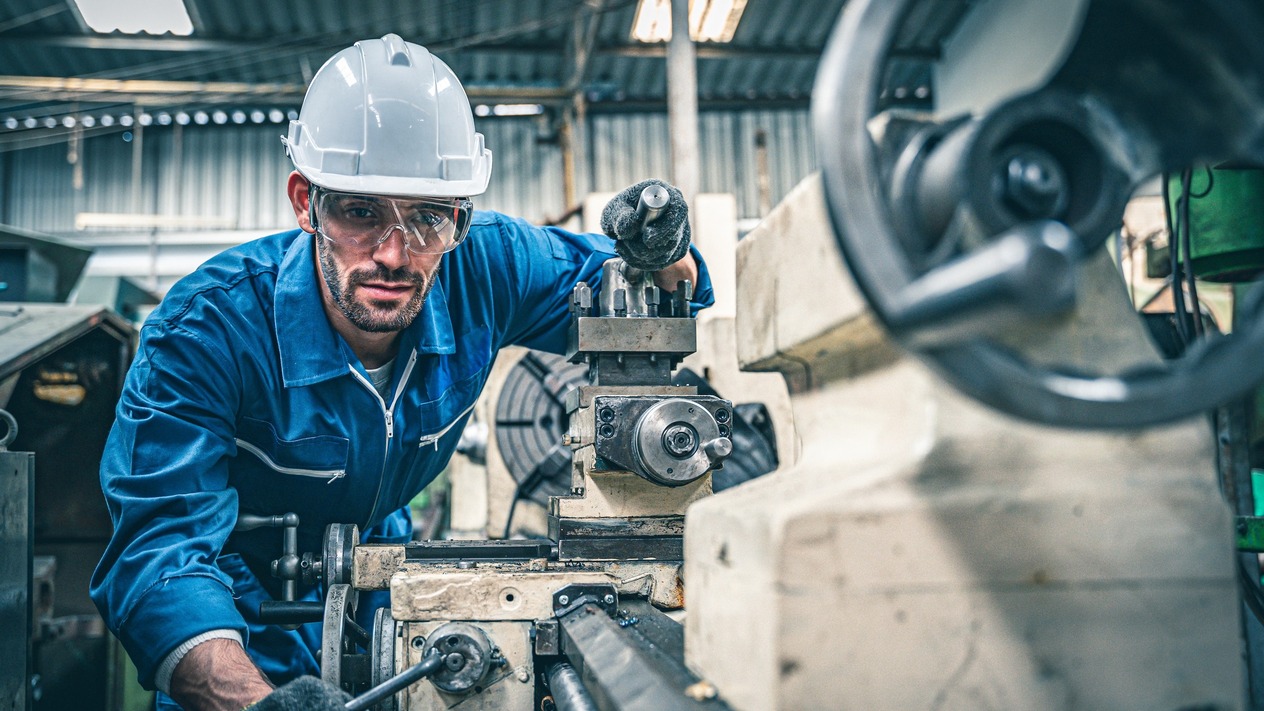 İmalat sanayinde daralma 14. aya ulaştı