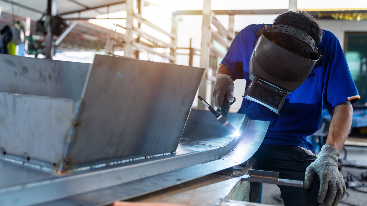 İmalat sanayisinde daralma sinyalleri: PMI haziranda 8 ayın en düşük seviyesine geriledi