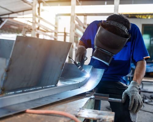 İmalat sanayisinde daralma sinyalleri: PMI haziranda 8 ayın en düşük seviyesine geriledi