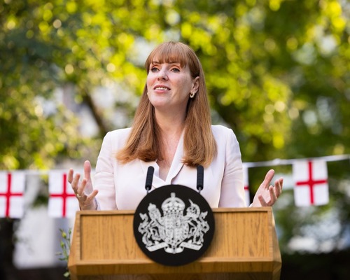 İngiltere Başbakan Yardımcısı Rayner istifa etti