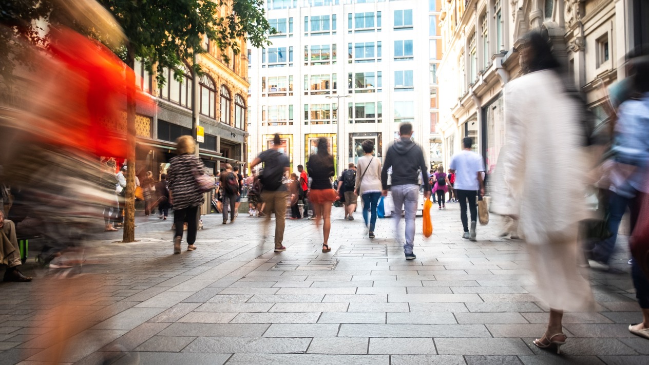 İngiltere'de akaryakıt krizi ve savaş etkisiyle mart ayı enflasyonu yükseldi