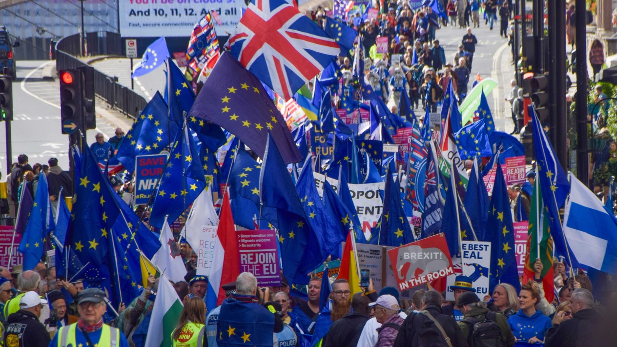 İngiltere’de Brexit sonrası AB’ye dönüş tartışması yeniden başladı