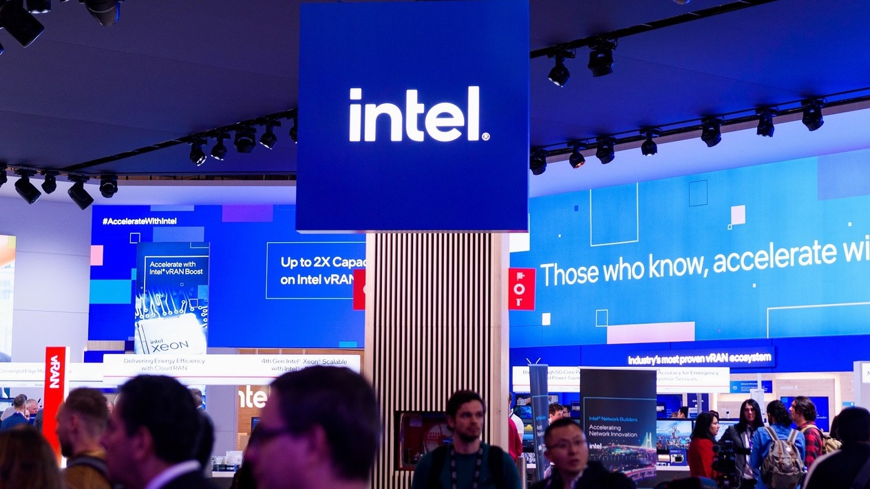 Intel ABD’nin yaptırım uyguladığı Çinli şirketlerle çalışıyordu