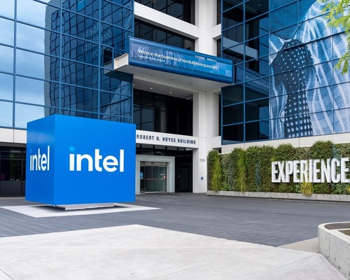 Intel’in yeni CEO’sunun ilk planı üretim ve yapay zekada revizyon