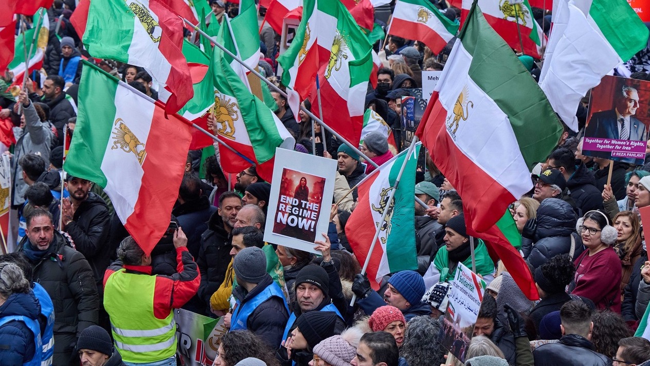 İran daha fazla petrol satıyor ama daha az para kazanıyor