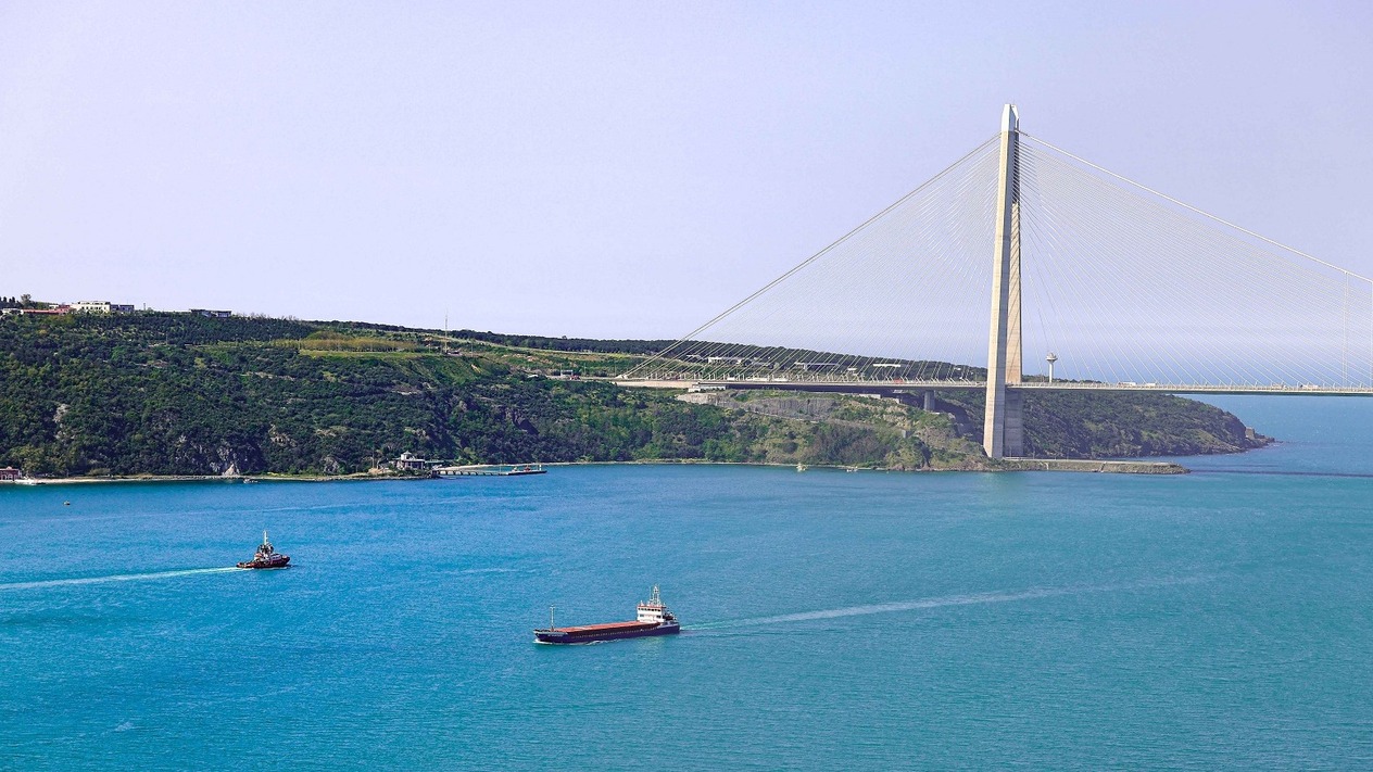 İran Hürmüz'de geçiş ücreti istiyor: Diğer boğazlarda sistem nasıl işliyor?