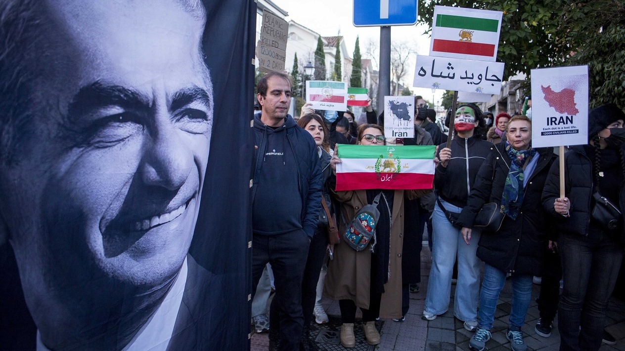 İran’ı çevrimiçi tutma mücadelesi