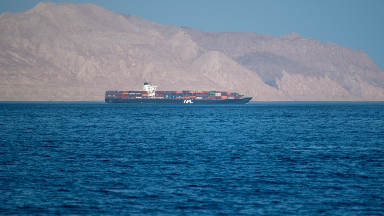 İran Meclisi’nden Hürmüz kararı: Yasak ve ücret birlikte geliyor