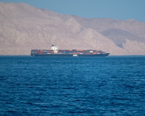 İran Meclisi’nden Hürmüz kararı: Yasak ve ücret birlikte geliyor