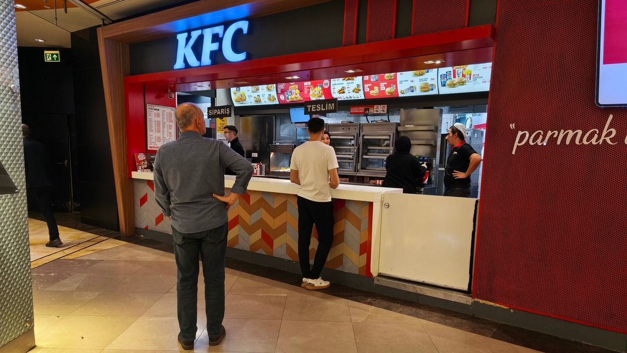 İş Gıda'dan açıklama geldi: KFC ve PizzaHut işçileri işten çıkartılacak