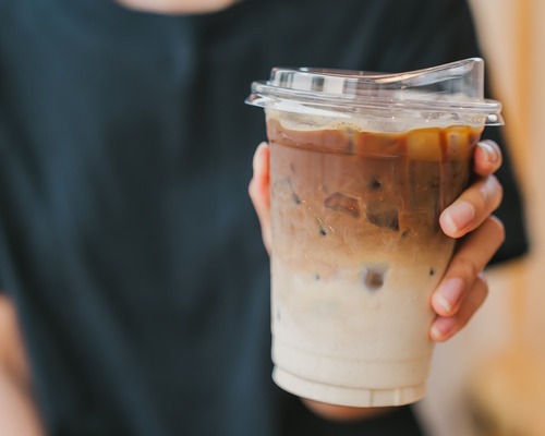 İş görüşmesinde buzlu latte tartışması sosyal medyayı ikiye böldü