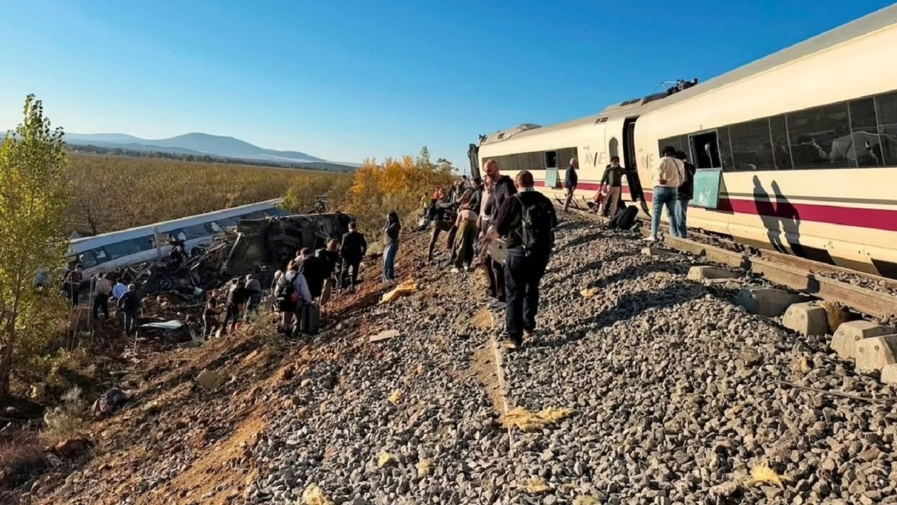 İspanya’daki tren kazası ülkeyi sarstı