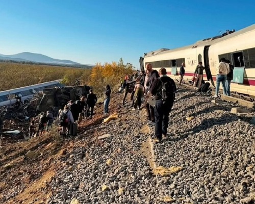 İspanya’daki tren kazası ülkeyi sarstı