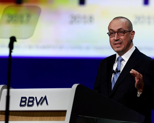 İspanyol bankacılık sektöründe devralma mücadelesi: BBVA CEO’su Onur Genç’ten Sabadell’e suçlama