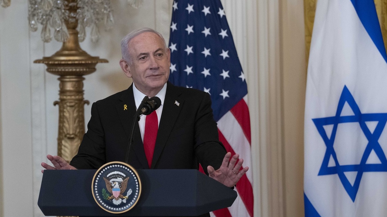 İsrail İran'a saldırdı: Nükleer programı hedef aldı