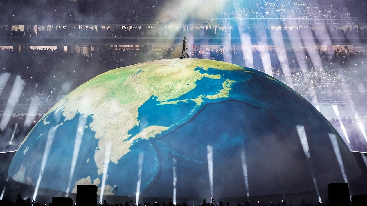 İstanbul’da 118 bin kişiye konser verdi: Kanye West’e İtalya’dan yasak