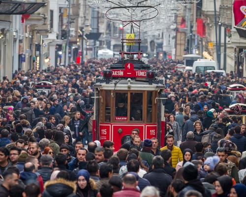 İstanbul’da borsa yatırımcılarının portföyü 2,4 trilyon lirayı aştı