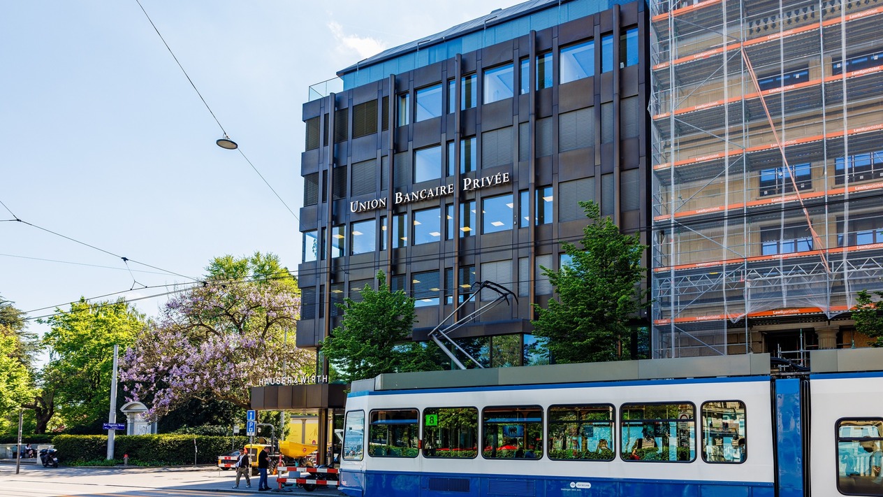 İsviçreli banka UBP yeniden altın alıyor ve yıl sonu için 6 bin dolar öngörüyor