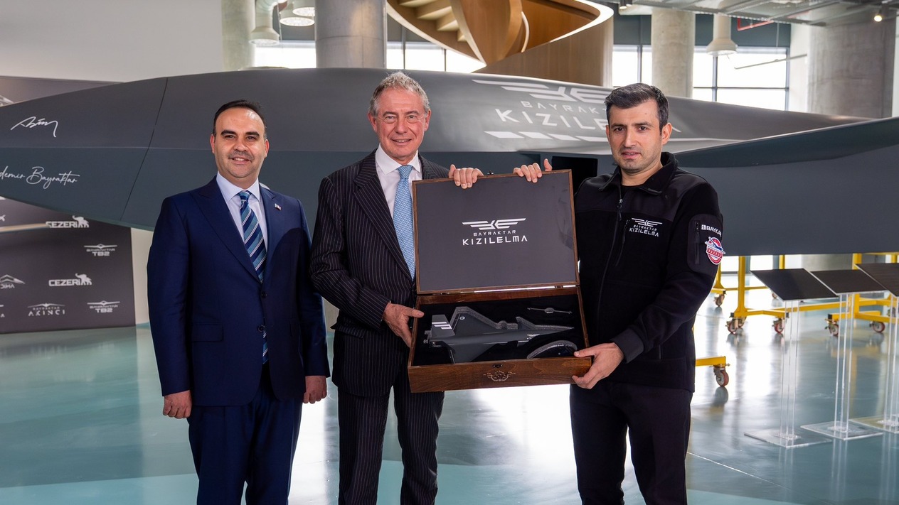 İtalya İşletmeler ve Made in Italy Bakanı Urso’dan Baykar’a ziyaret  