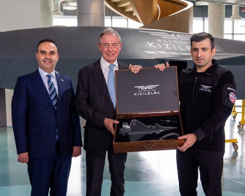 İtalya İşletmeler ve Made in Italy Bakanı Urso’dan Baykar’a ziyaret  