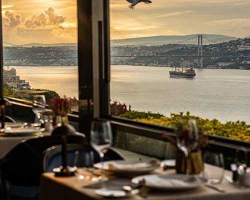 Izaka Terrace’ta iki şef aynı mutfakta