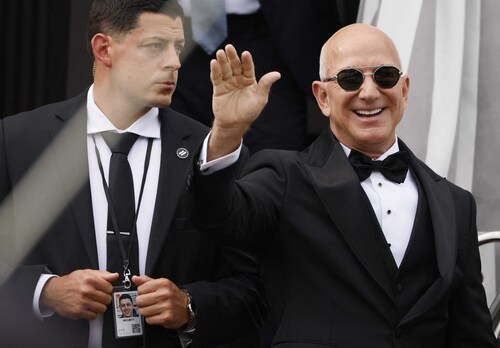 Jeff Bezos 737 milyon dolarlık Amazon hissesi sattı