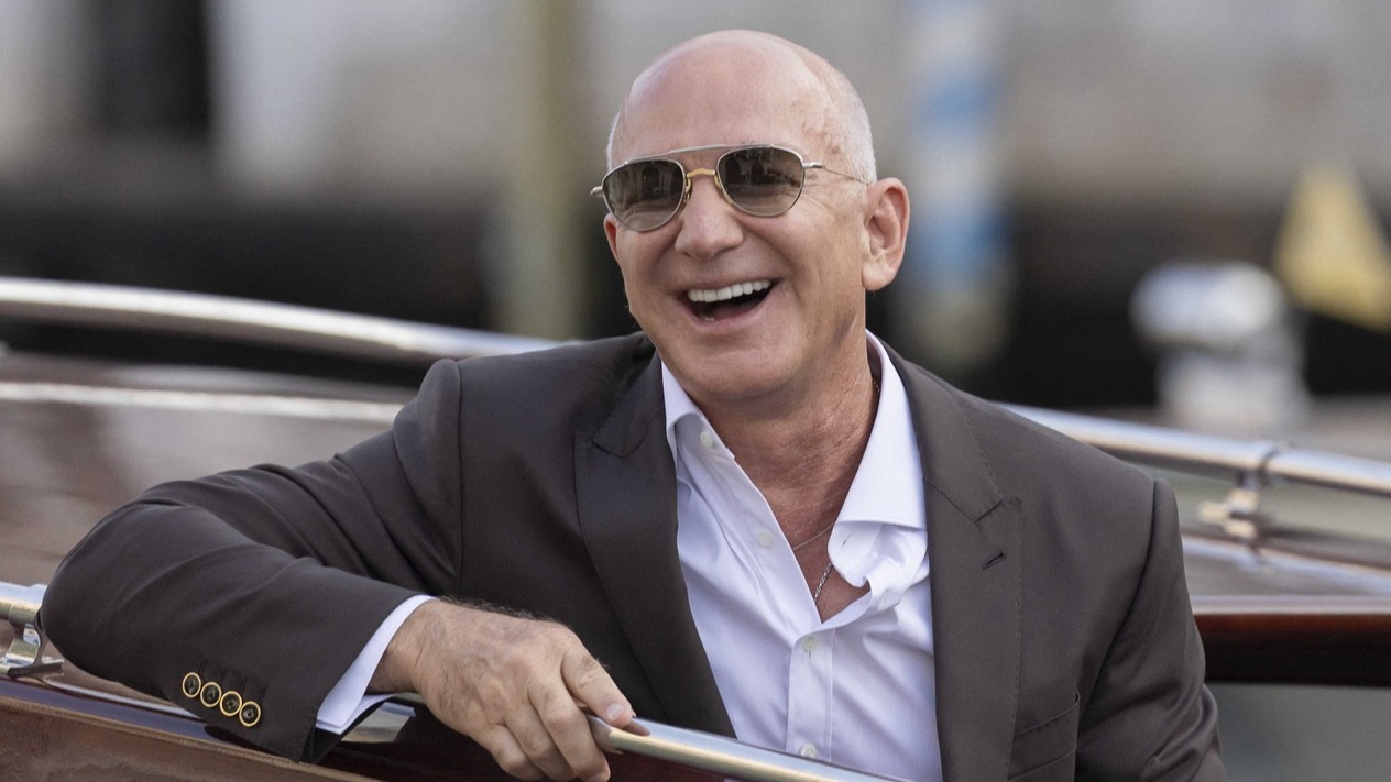 Jeff Bezos Liverpool'dan hisse alacak