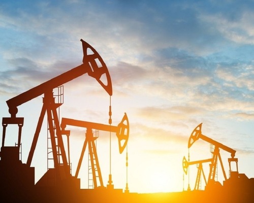 Jeopolitik tansiyon petrol piyasasında risk primini artırdı