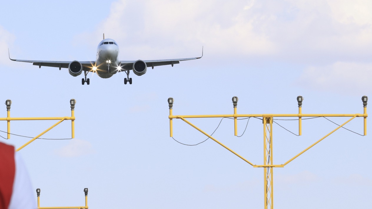 Jet yakıtı fiyatları ikiye katlandı: Hava yolu şirketlerinden AB’ye acil çağrı