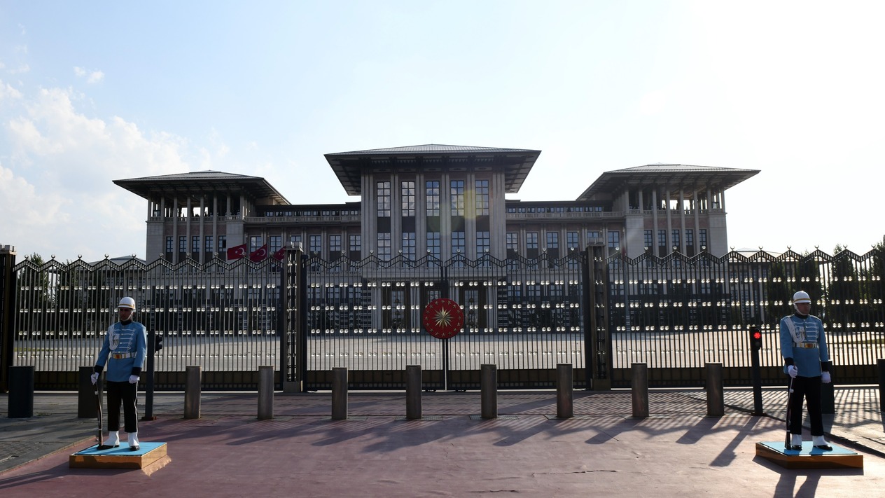 Kabinede görev değişimi: İçişleri ve adalet bakanları değişti