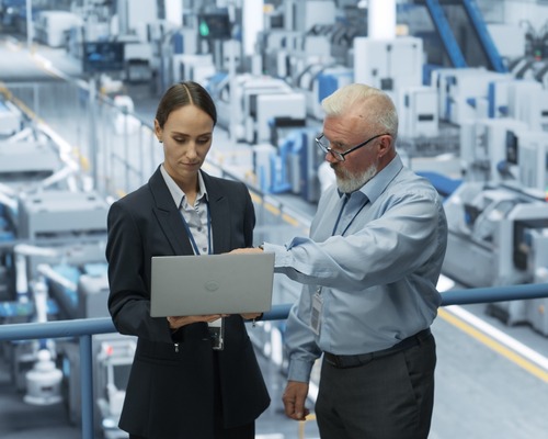 Kadınlar yapay zeka kaynaklı iş kaybında iki kat daha fazla risk altında