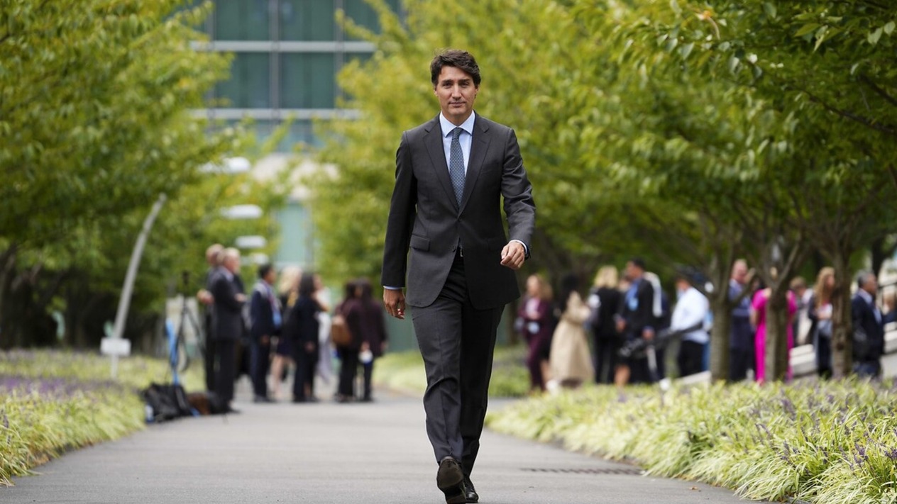 Kanada hükümeti çöküşün eşiğinde mi?