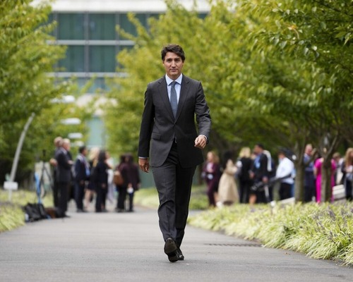 Kanada hükümeti çöküşün eşiğinde mi?