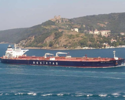 Karadeniz'de petrol tankeri Altura'ya insansız araç isabet etti