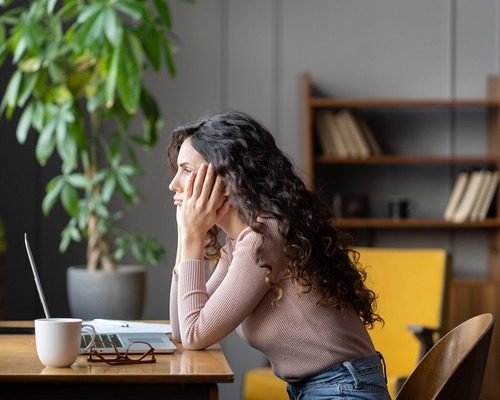  Kariyer uzmanından tavsiyeler: Uzaktan çalışmanın yalnız hissettirmesinin 4 nedeni