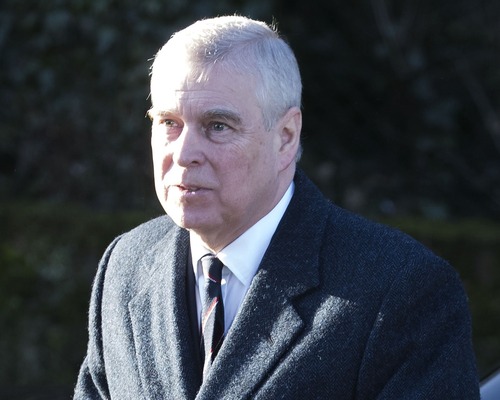 Kraliçe 2. Elizabeth’in Prens Andrew’a destek mektubu ortaya çıktı