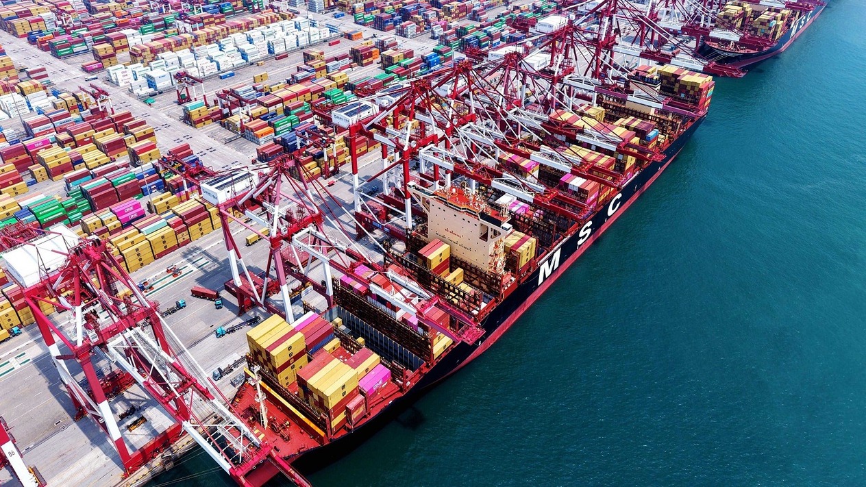 Küresel ekonomi gümrük fırtınasını atlattı