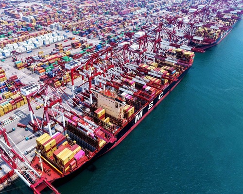 Küresel ekonomi gümrük fırtınasını atlattı