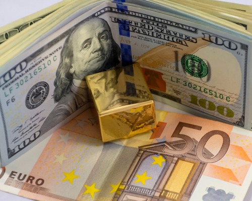 Küresel piyasalarda dolar güçleniyor, altın geriliyor