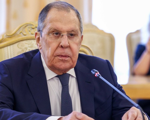  Lavrov: Putin ile Zelenskiy arasında görüşme planı yok