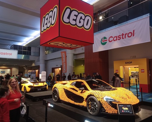 Lego nasıl hedef kitlesini çocuklardan yetişkinlere genişletti?