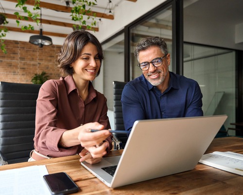 LinkedIn’de başarılı olmak için 2025 stratejisi: 5 adımda hesabınızı yeniden yapılandırın